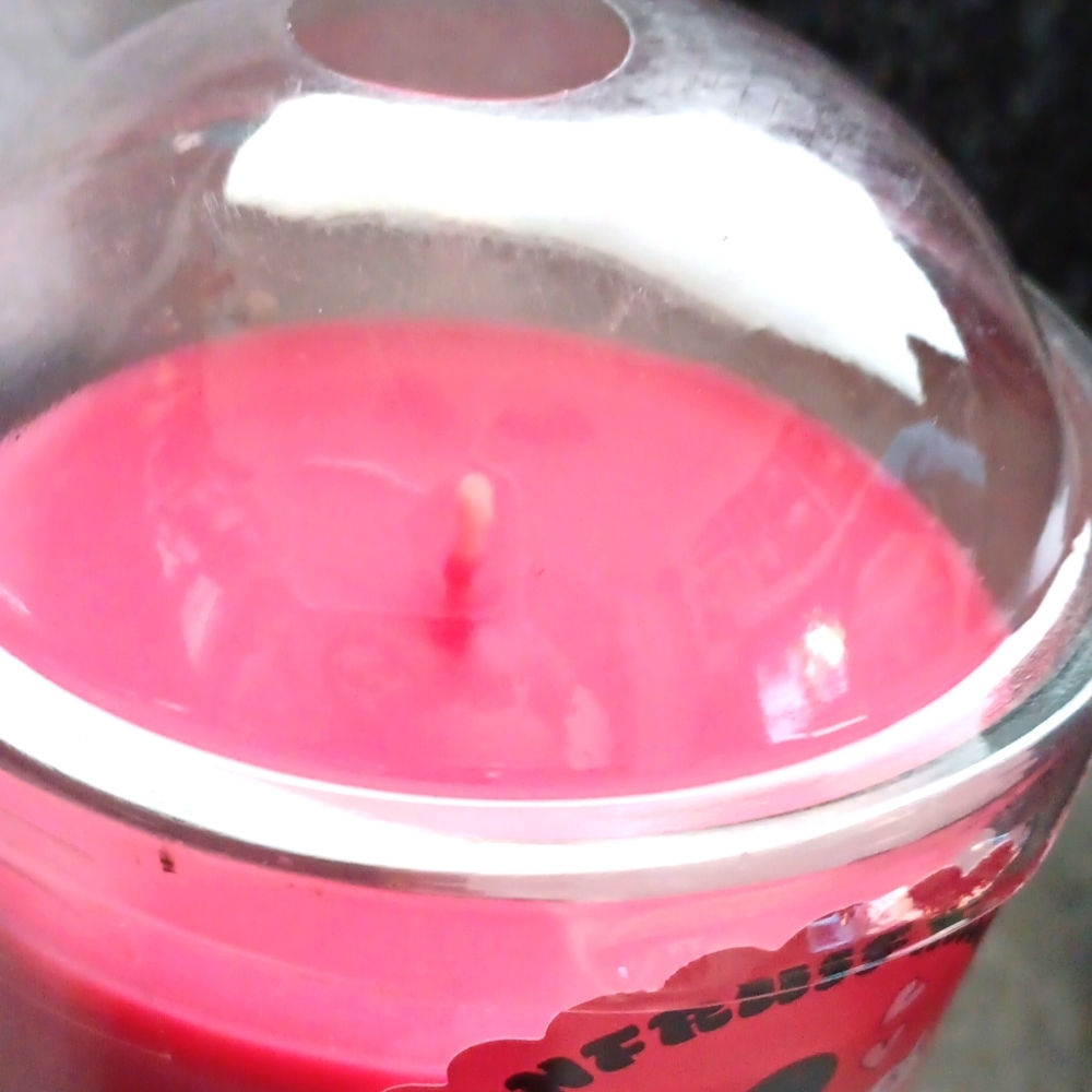 Dragonfruit Milk Tea Scented Candle-Nwt - Picture 3 of 4